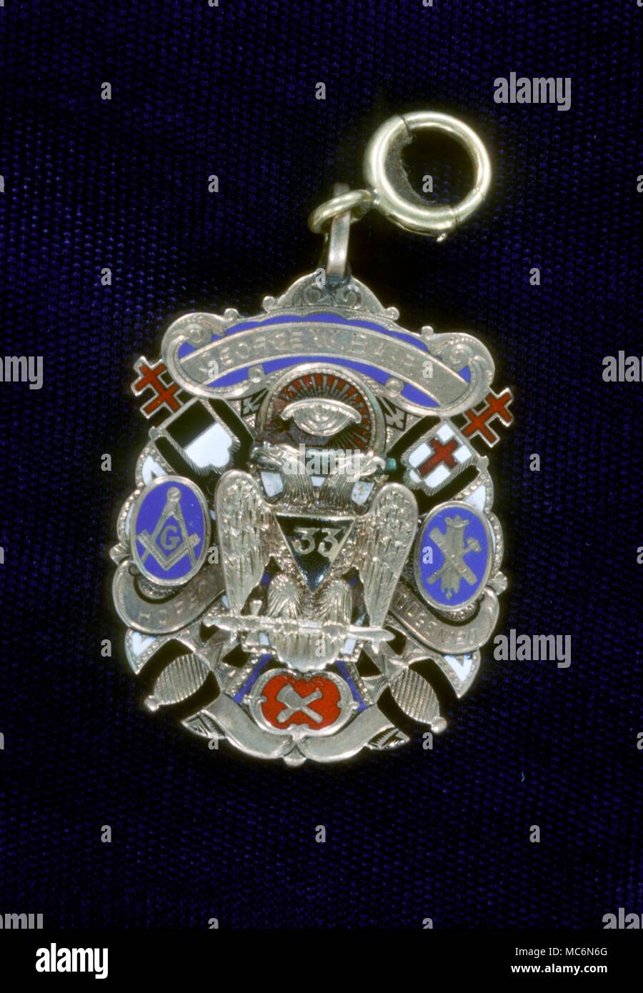 Masonic Juwel mit der DOUBLE HEADED EAGLE Emblem des Schottischen Ritus aus der Sammlung des Obersten Rates der Südlichen Gerichtsbarkeit Washington DC Stockfoto