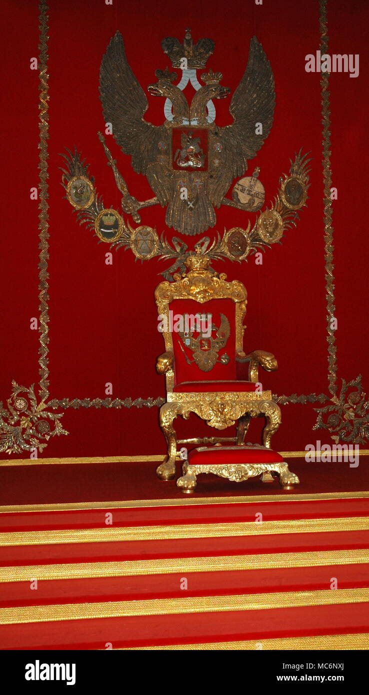 Kaiserlichen Thron im Thronsaal der Eremitage in Sankt Petersburg. Stockfoto