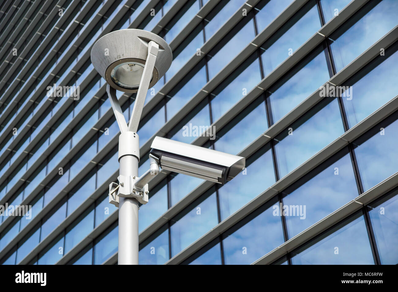 Sicherheit CCTV Kamera oder Überwachungssystem im Bürogebäude Stockfoto