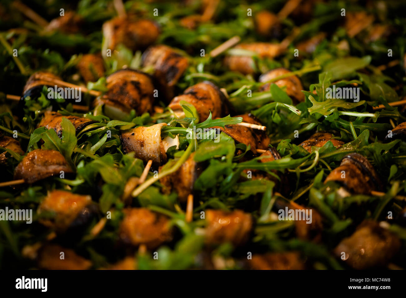Makro Platte von Aubergine Salatbuffet starter Stockfoto