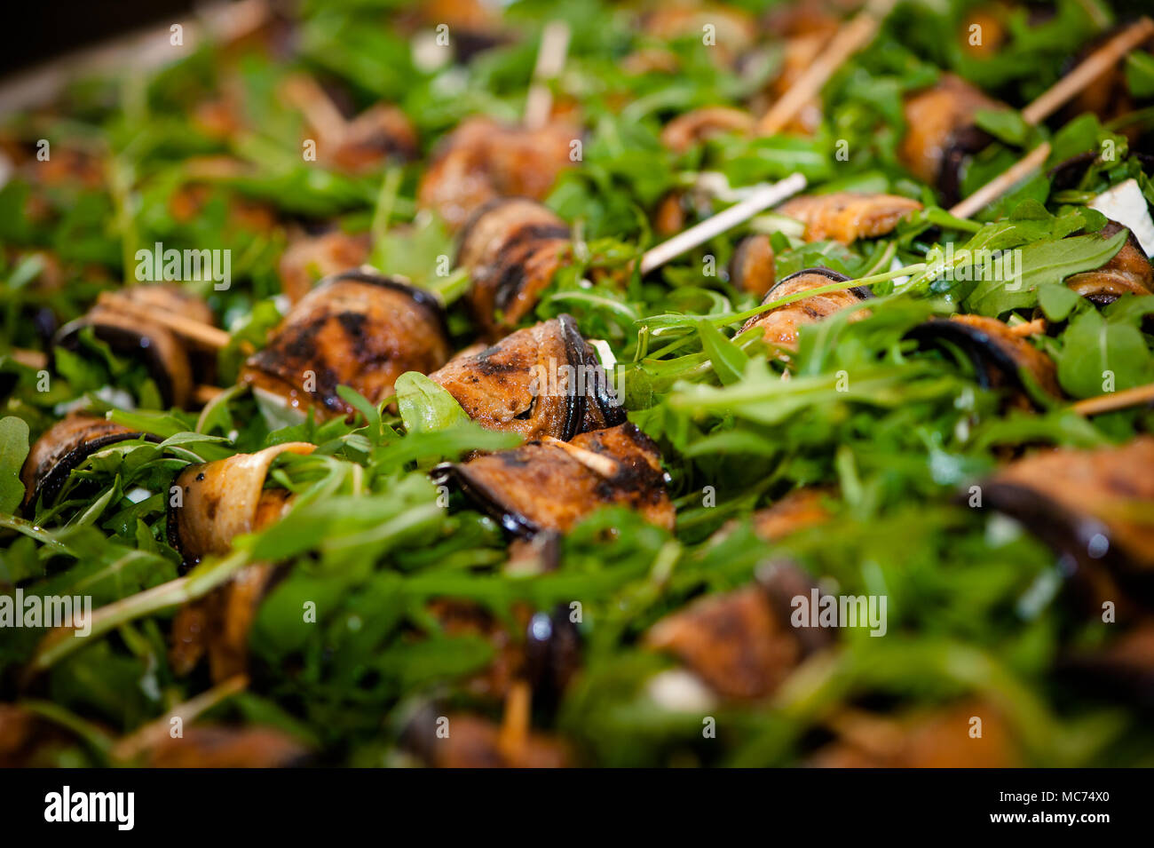 Makro Platte von Aubergine Salatbuffet starter Stockfoto