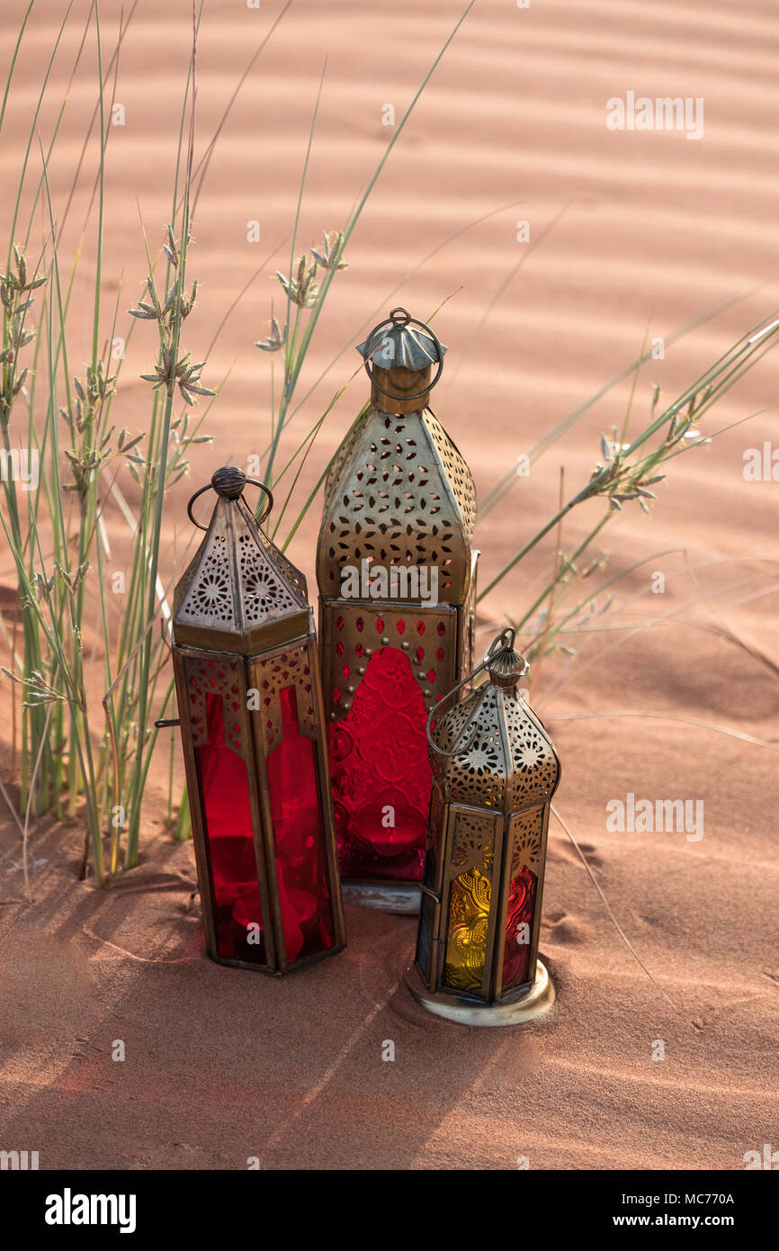 Ramadan Laternen in der Wüste Stockfoto