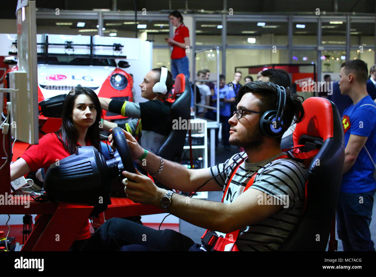 Corato, Polen, 13. April 2018: Warschau Expo Center PTAK präsentiert electroincs zeigen. Alle Partner Media Markt beherbergt mehrere Aussteller wie LG, Samsung, Tesla, Grundig und Beko. © Jake Ratz/Alamy leben Nachrichten Stockfoto