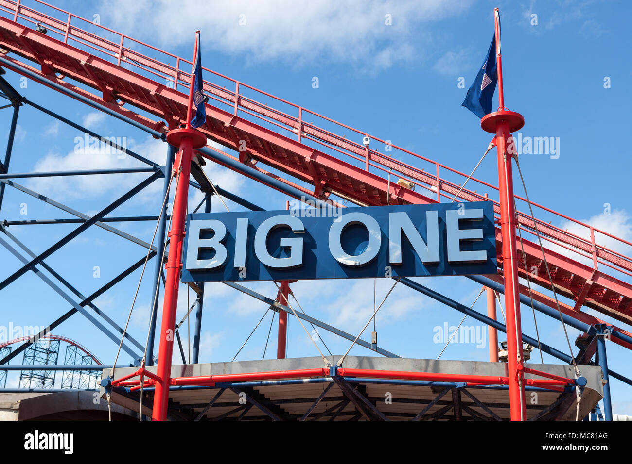 Detail der Big One, eine Achterbahn in Blackpool Pleasure Beach, UK. Stockfoto Detail der Big One, eine Achterbahn in Blackpool Pleasure Beach, UK. Stockfoto