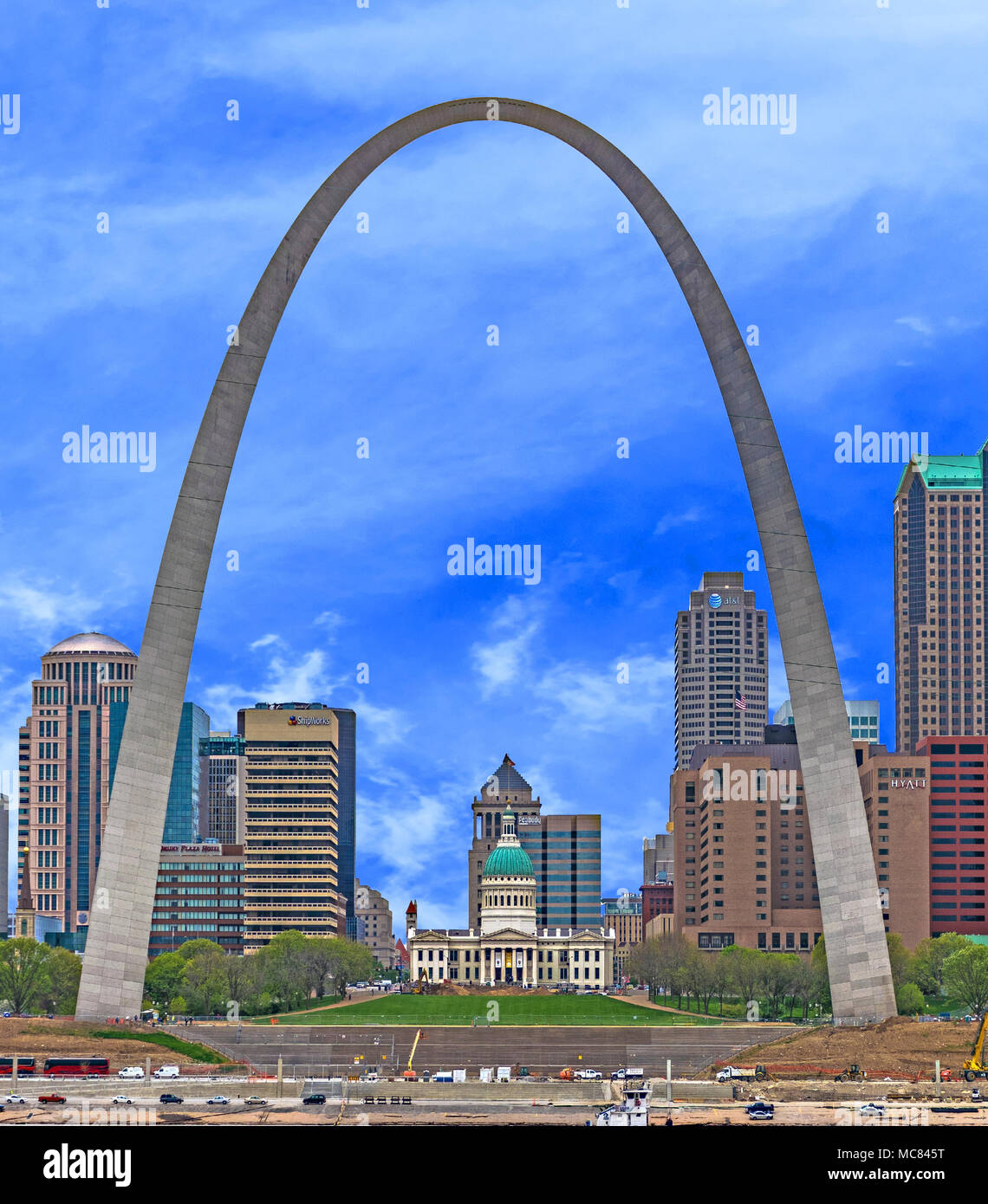 Saint Louis Arch und Old Courthouse Stockfoto