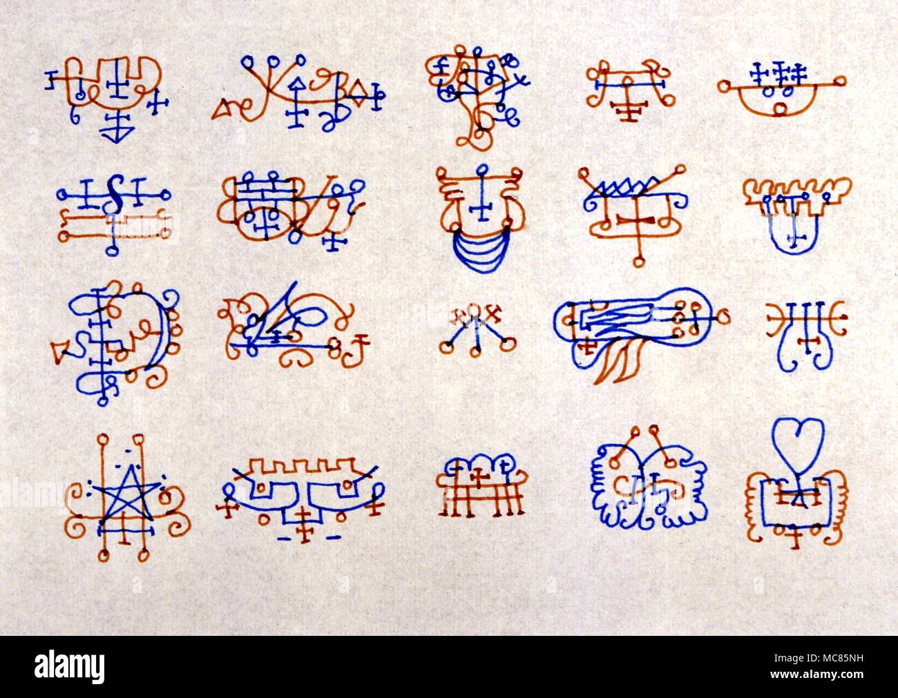 GRIMOIRE dämonische Siegel aus dem 17. Jahrhundert grimoires Obere Reihe, von links nach rechts: andrealphus, balam, Berith, ipos, systry 2. Reihe, von links nach rechts: andromalius, bathin, agaros, gomory, Vine 3. Reihe, von links nach rechts: asmodai, beleth, marbas, shax, zepar 4. Reihe, von links nach rechts: Astaroth, Belial, barbatos, seere, vapula Stockfoto