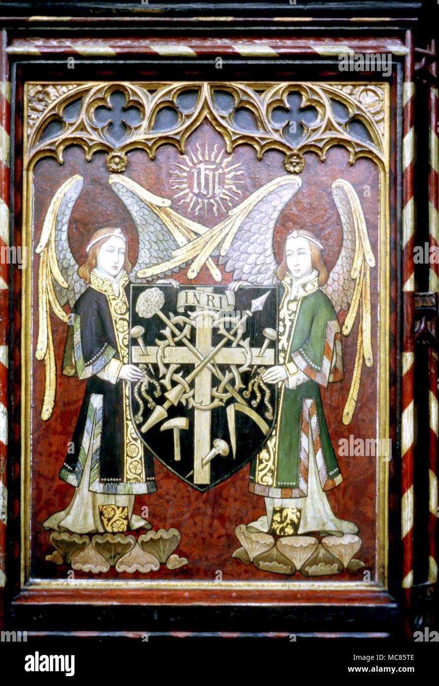 Christliche christliche Symbole - Arme Christi. Die Arme Christi, von zwei Engeln getragen. Malerei in Hexham Abbey Stockfoto