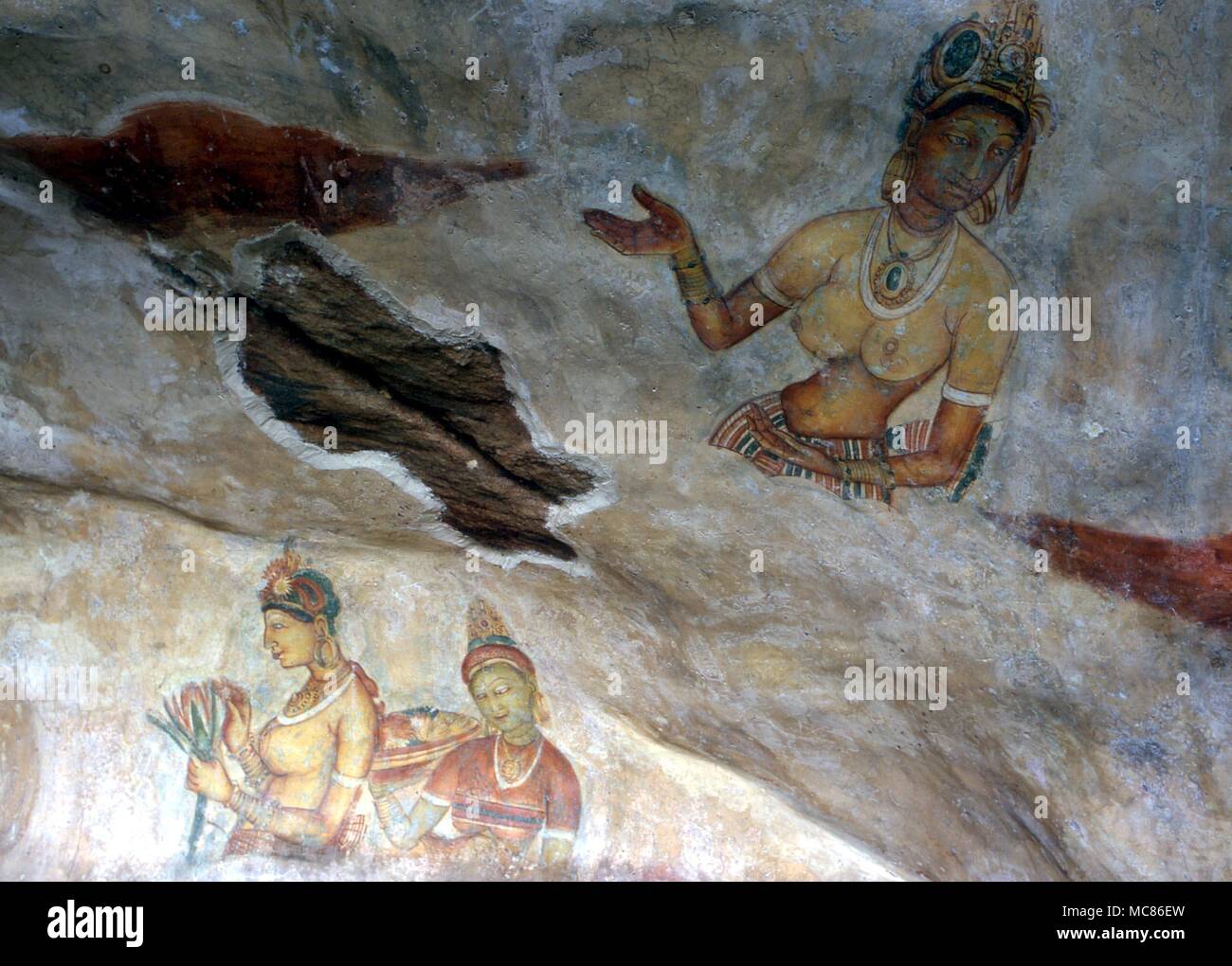 Höhlenmalereien Fresken (Detail) der Cloud dirnen oder Blitz Prinzessinnen, in der Höhle des großen Lion Rock in Sigiriya, Sri Lanka. 5. Jahrhundert AD Stockfoto