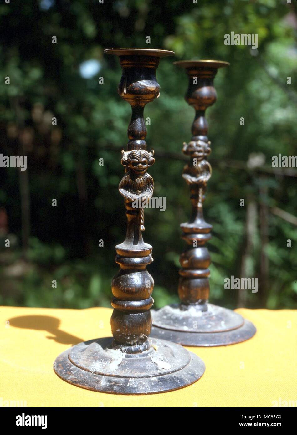 Wiccan Kerzenhalter Kerzenhalter mit Bild der sogenannten Lincoln Daemon auf Stammzellen. Diese Kerzenhalter aus wican Rituale verwendet wird. private Sammlung, Toronto Stockfoto