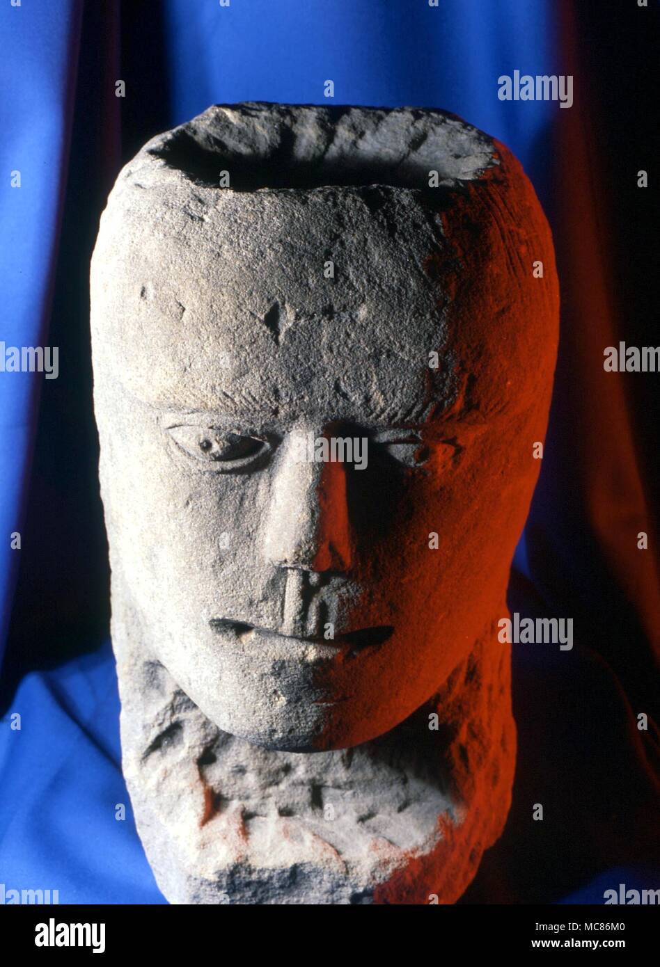 CELTIC KOPF keltischen Leiter Datum unbekannt, in einem Garten im Allerton, West Yorkshire gefunden. In der Sammlung von Cliffe Castle Museum, Keighley, West Yorkshire Stockfoto