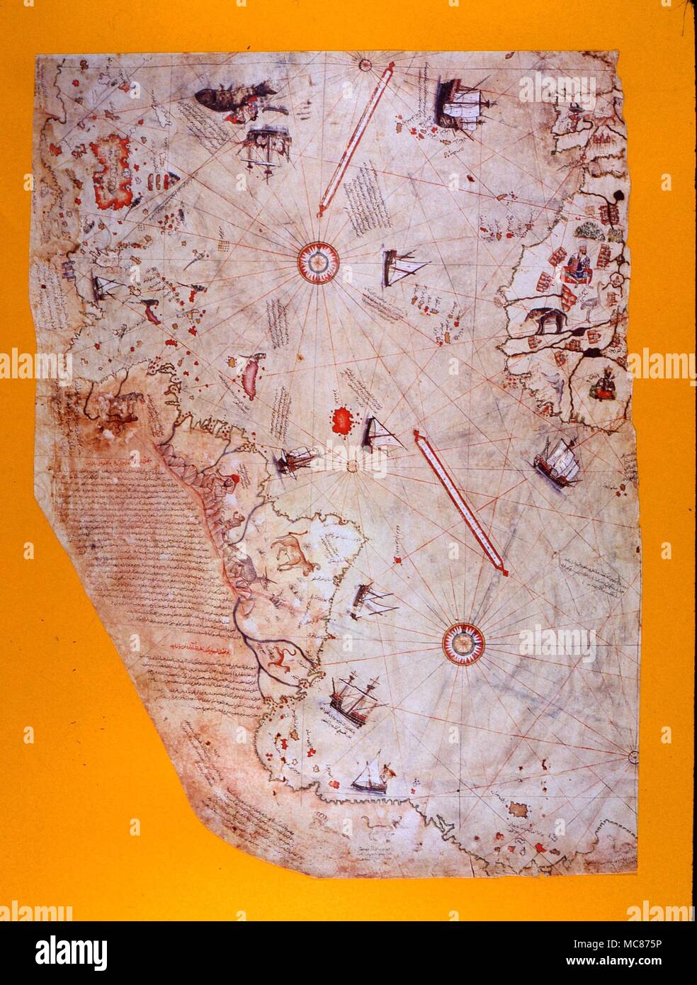 Merkwürdige Phänomene die Piri Reis Karte der Welt, datiert 1513. Es wird behauptet, dass die Küste der Antarktis (nicht bis zur Neuzeit bekannt) am unteren Rand angezeigt wird. Bild nach dem Maßstab der Reproduktion in der Tokapi Palast, Istanbul Stockfoto