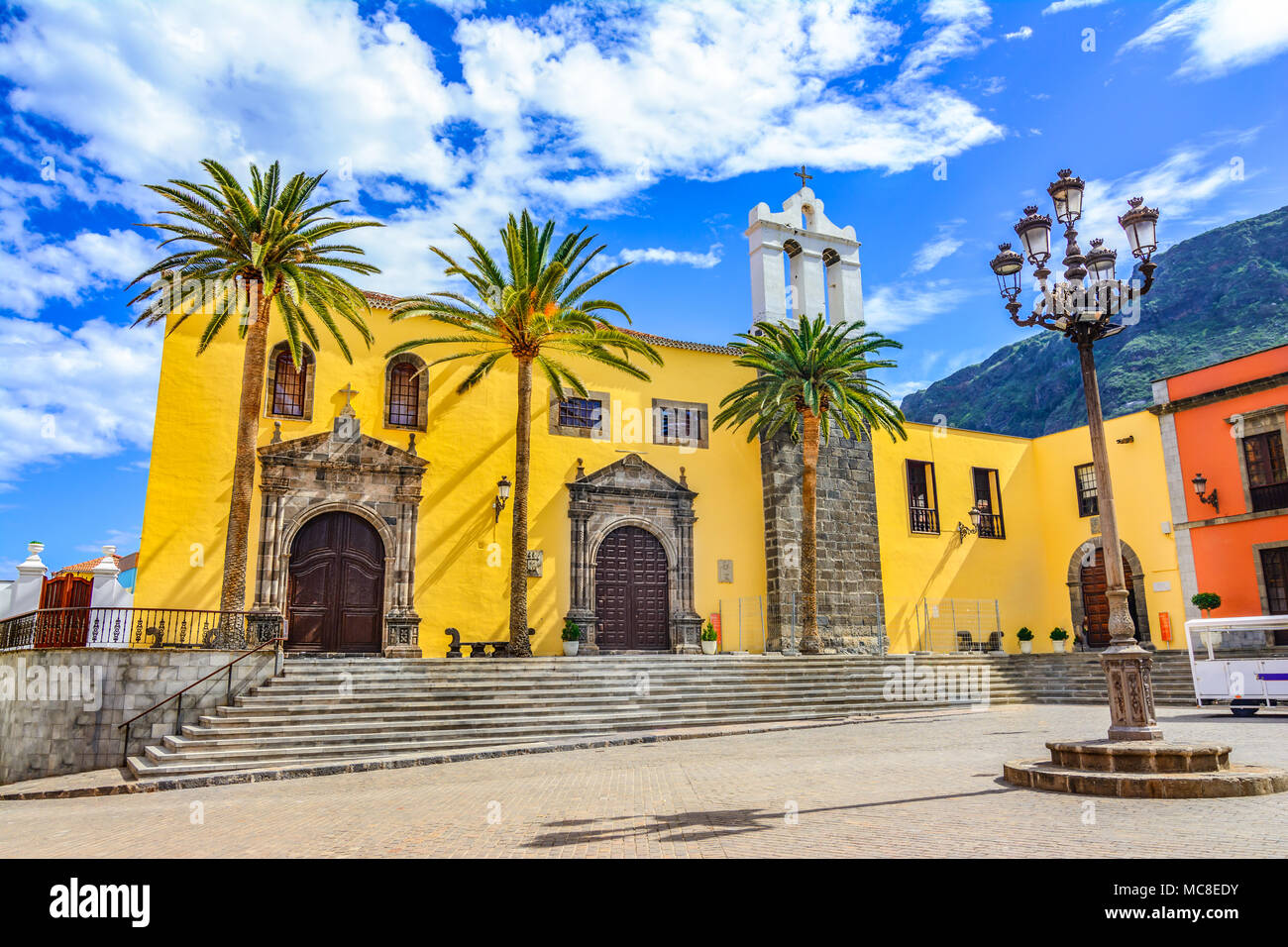 Garachico, Teneriffa, Kanarische Inseln, Spanien: San Francisco Kloster Exterieur und Hauptplatz in Garachico Stadt Stockfoto