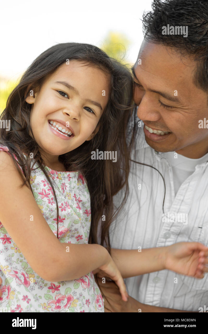 Porträt eines asiatischen Vater und Tochter. Stockfoto