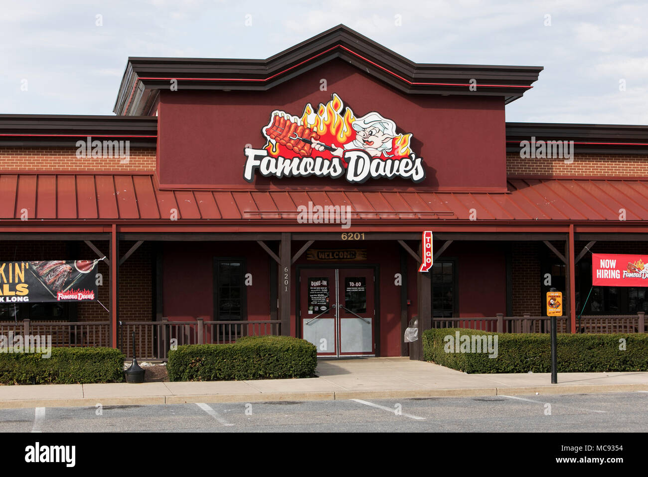 Ein logo Zeichen außerhalb eines berühmten Dave's Restaurant Lage in Columbia, Maryland am 13. April 2018. Stockfoto