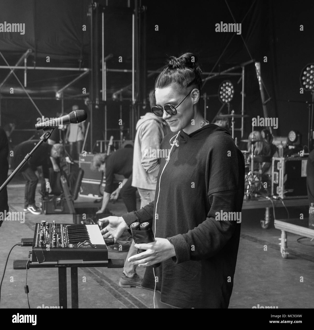 Aurora Aksnes - Sound Check in Molde International Jazz Festival, Norwegen 2017. Stockfoto