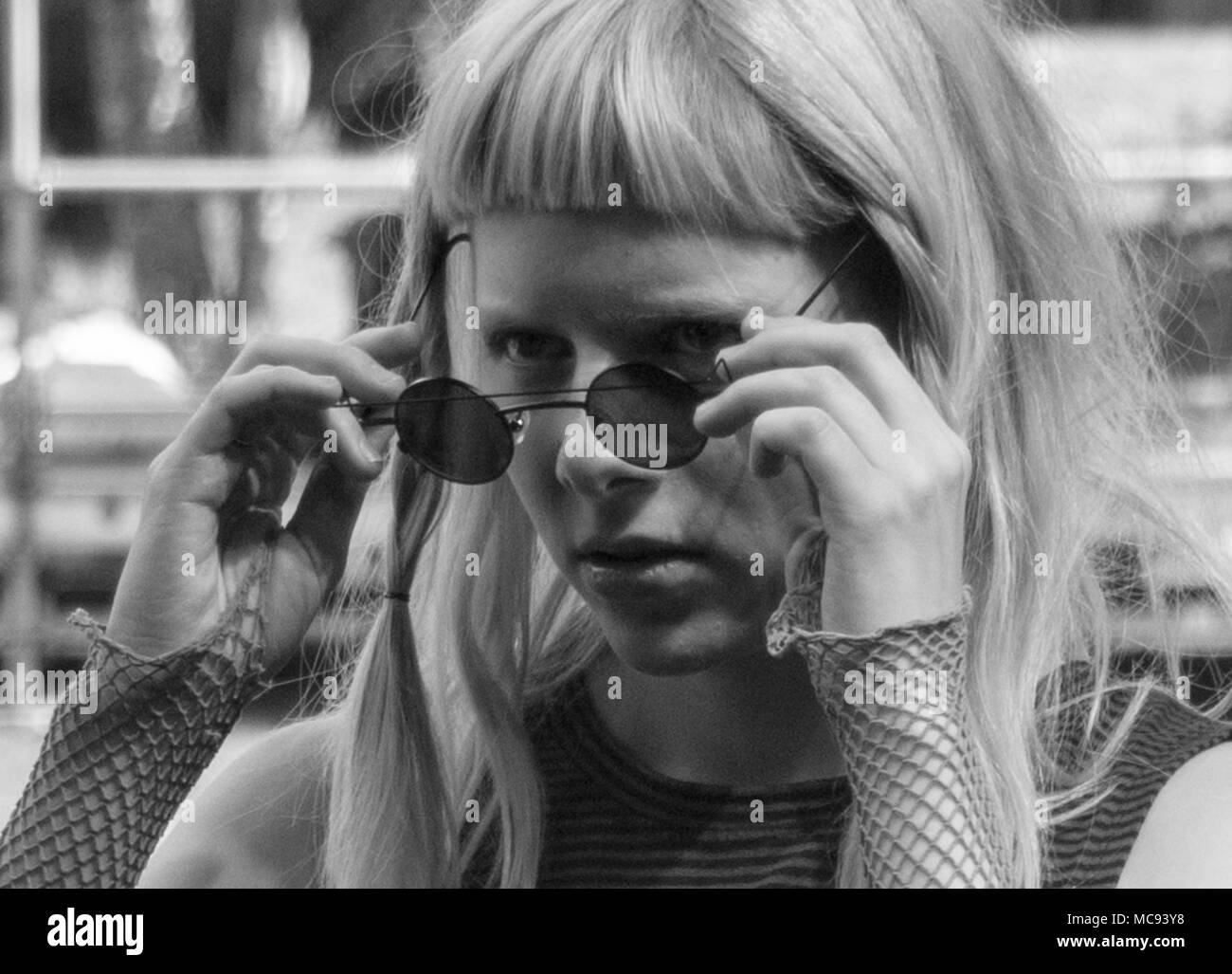 Aurora Aksnes - Sound Check in Molde International Jazz Festival, Norwegen 2017. Stockfoto