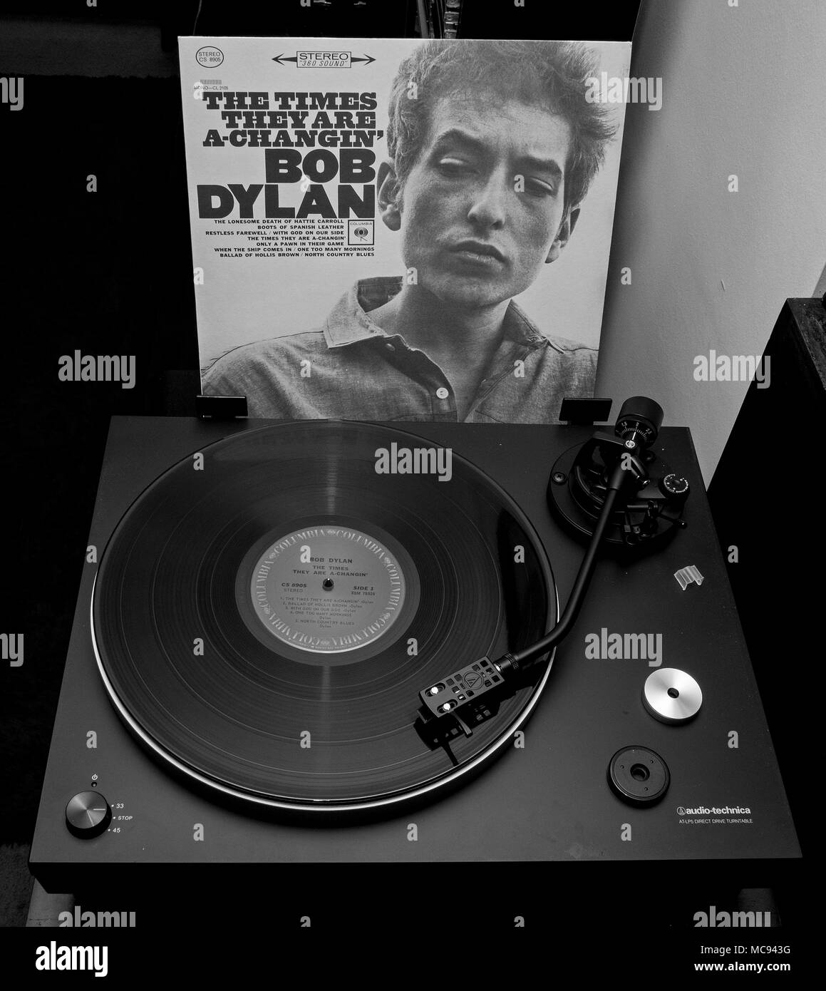 Bod Dylan Album spielen auf Record Deck Stockfoto
