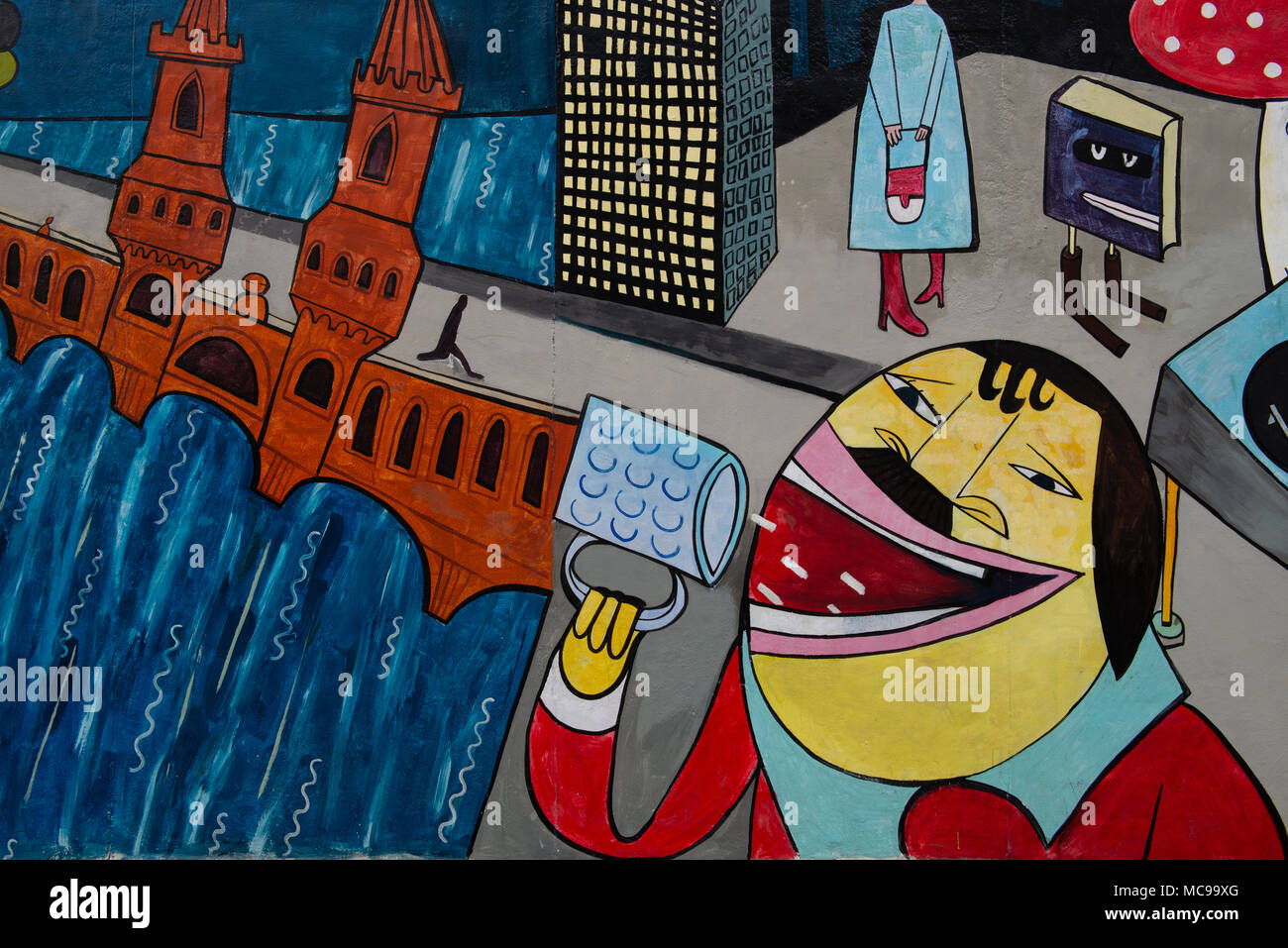 East Side Gallery. Die grössten verbleibenden Abschnitt der Berliner Mauer, der auch einer der größten Open-Air-Galerien. Berlin, Deutschland Stockfoto