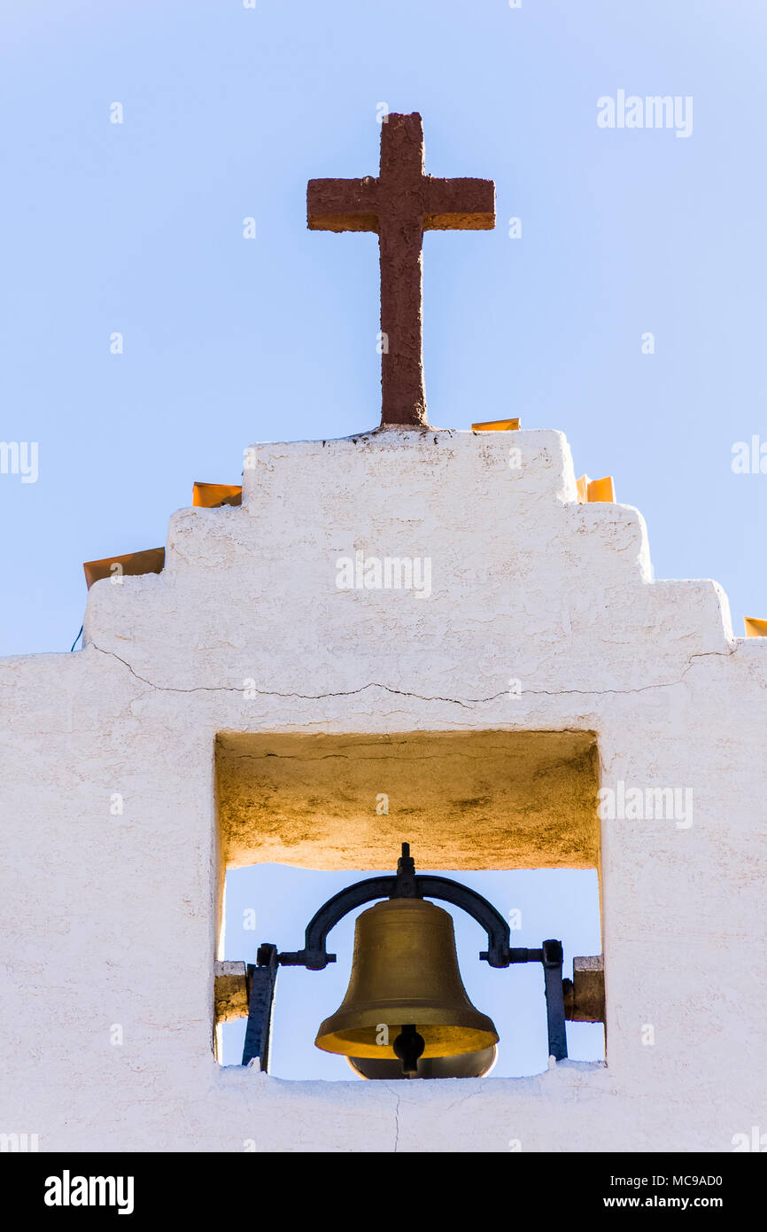 Am frühen Morgen Licht am St. Francis de Paula Franciscan Mission Church in Tularosa, New Mexico (gegründet 1865). Stockfoto