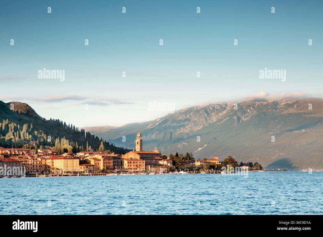 Landschaft in Salò am Gardasee in der Provinz Brescia, Lombardei - Italien. Stockfoto