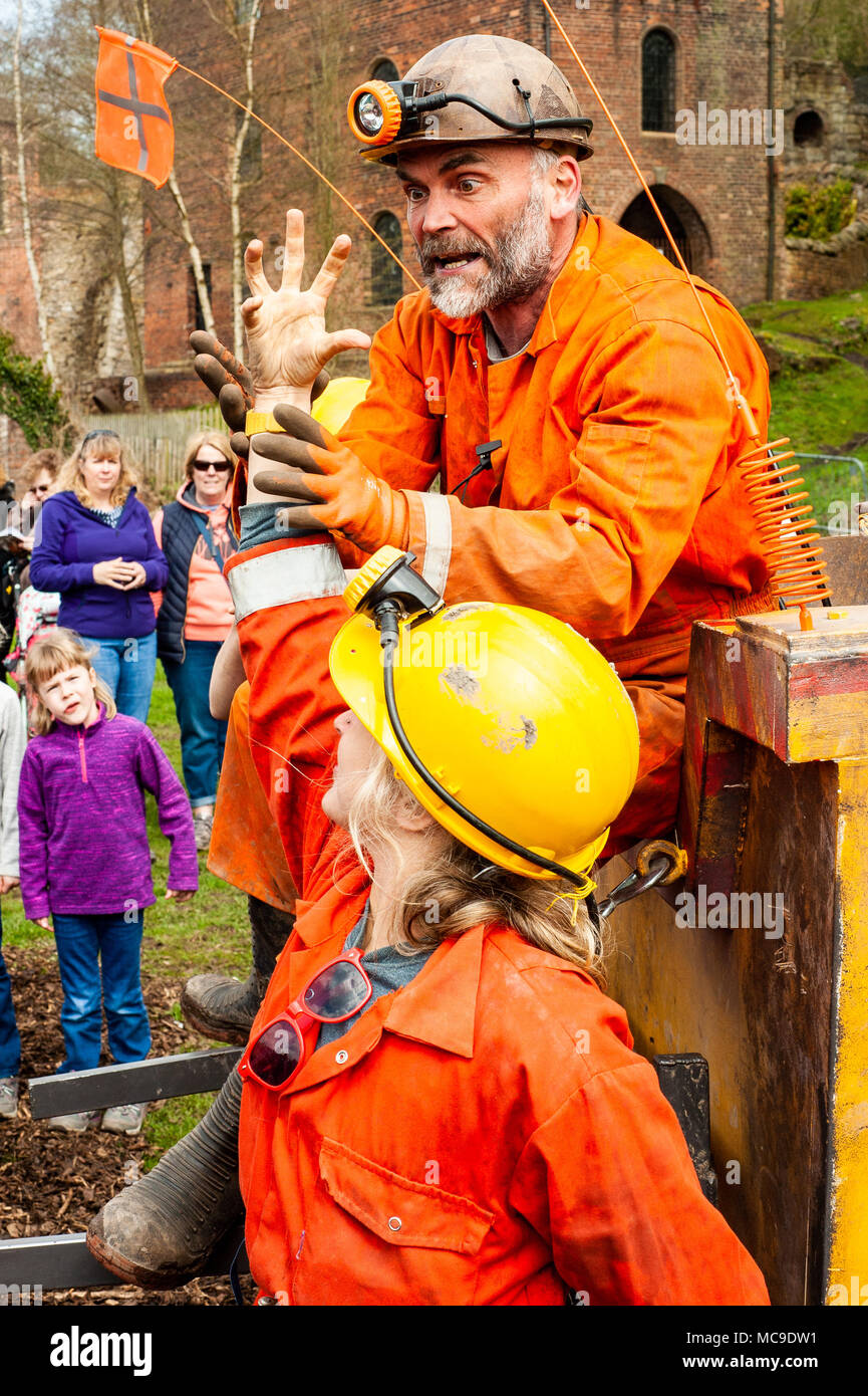 Giles König, Gnade Selwood von Golden Tree Produktionen unterstützt die Man-Motor Event im Bliss Hügel, Telford April 2018 Stockfoto