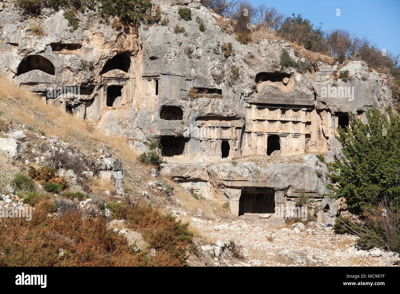 Felsengräber in der antiken Stadt Tlos in Fethiye in der Türkei. Stockfoto