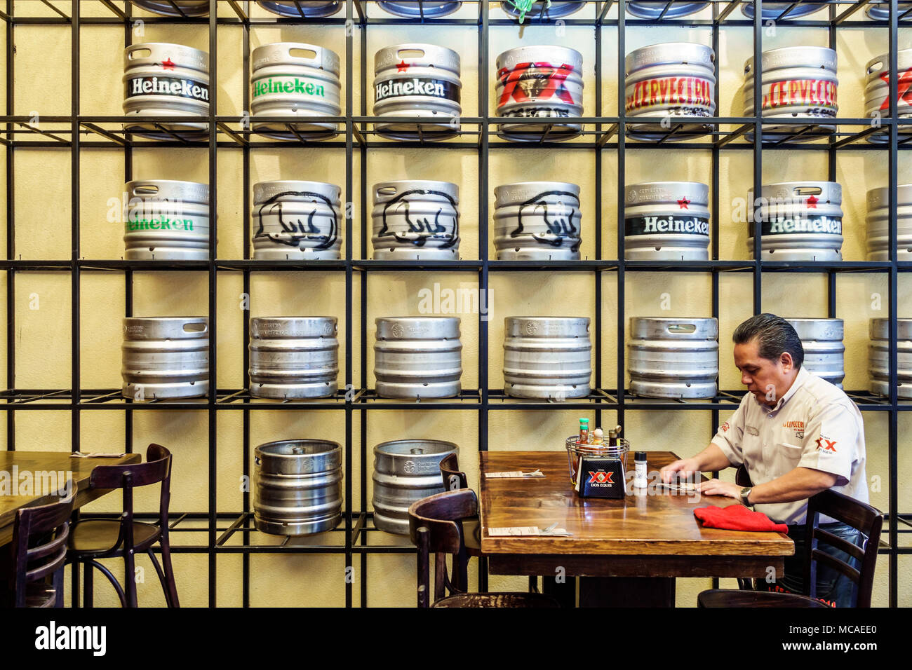 Mexiko-Stadt, Hispanic, Coyoacan, Del Carmen, Jardin Centenario, Garten, öffentlicher Park, La Cerveceria de Barrio, Restaurant Restaurants Essen Essen Essen Café Cafés, pu Stockfoto