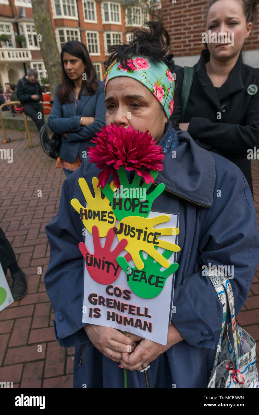 London, Großbritannien. 14. April 2018. Menschen, darunter viele, die Familie und Freunde an Grenfell verloren sammeln an einer leisen Spaziergang Kennzeichnung 10 Monate seit der Katastrophe zu ergreifen. Sie Gerechtigkeit wollen die Verantwortlichen vor Gericht gebracht werden, für die Gemeinschaft Anliegen Gehör zu verschaffen und für Veränderungen, die vorgenommen werden, um die Sicherheit für alle zu gewährleisten, insbesondere derjenigen, die in den sozialen Wohnungsbau. Credit: Peter Marschall/Alamy leben Nachrichten Stockfoto