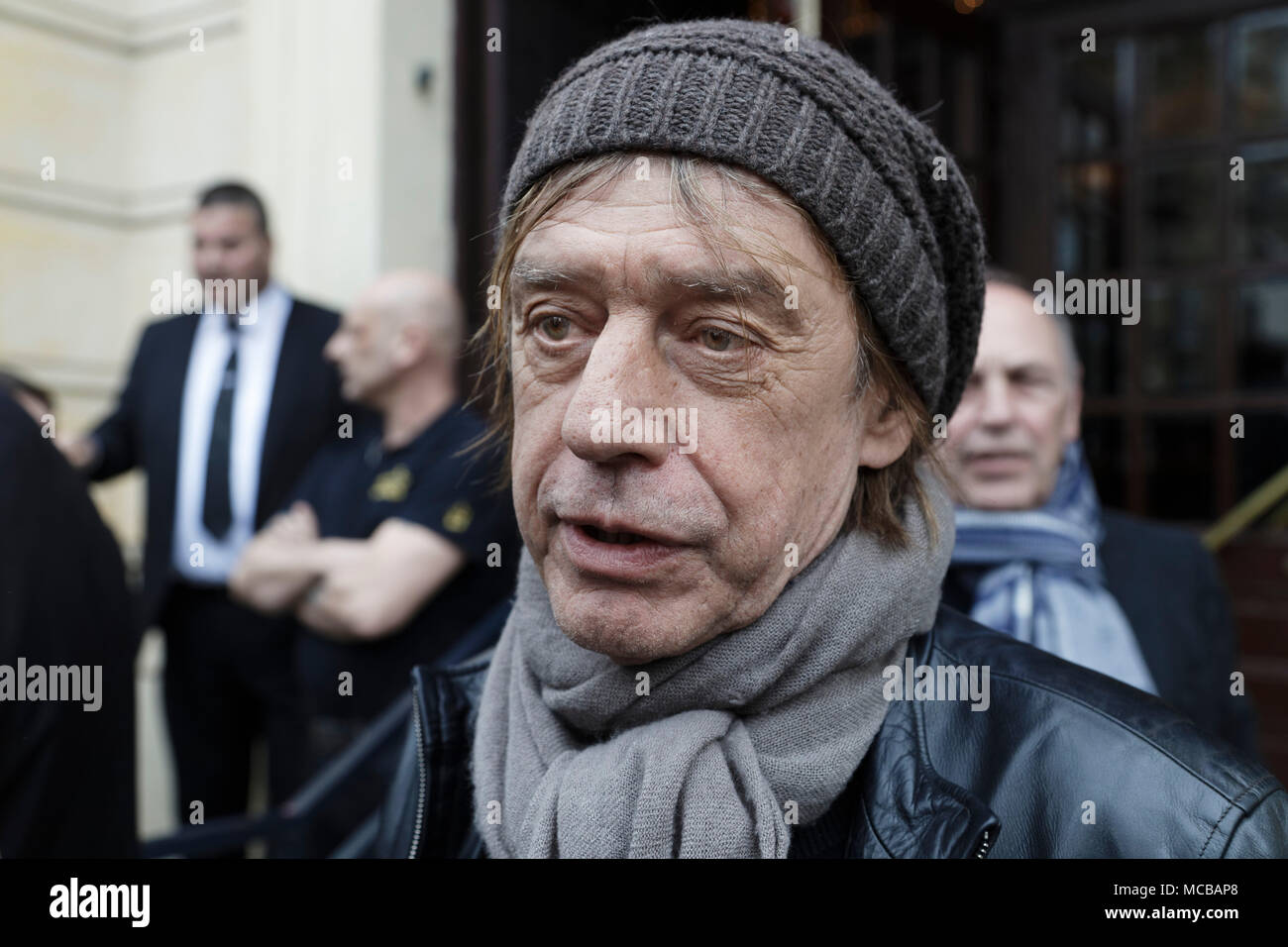 Paris, Frankreich. 12 Apr, 2018. Jean-Louis Aubert an der Jacques Higelin Beerdigung im Cirque d'Hiver am 12. April 2018 in Paris, Frankreich. Stockfoto