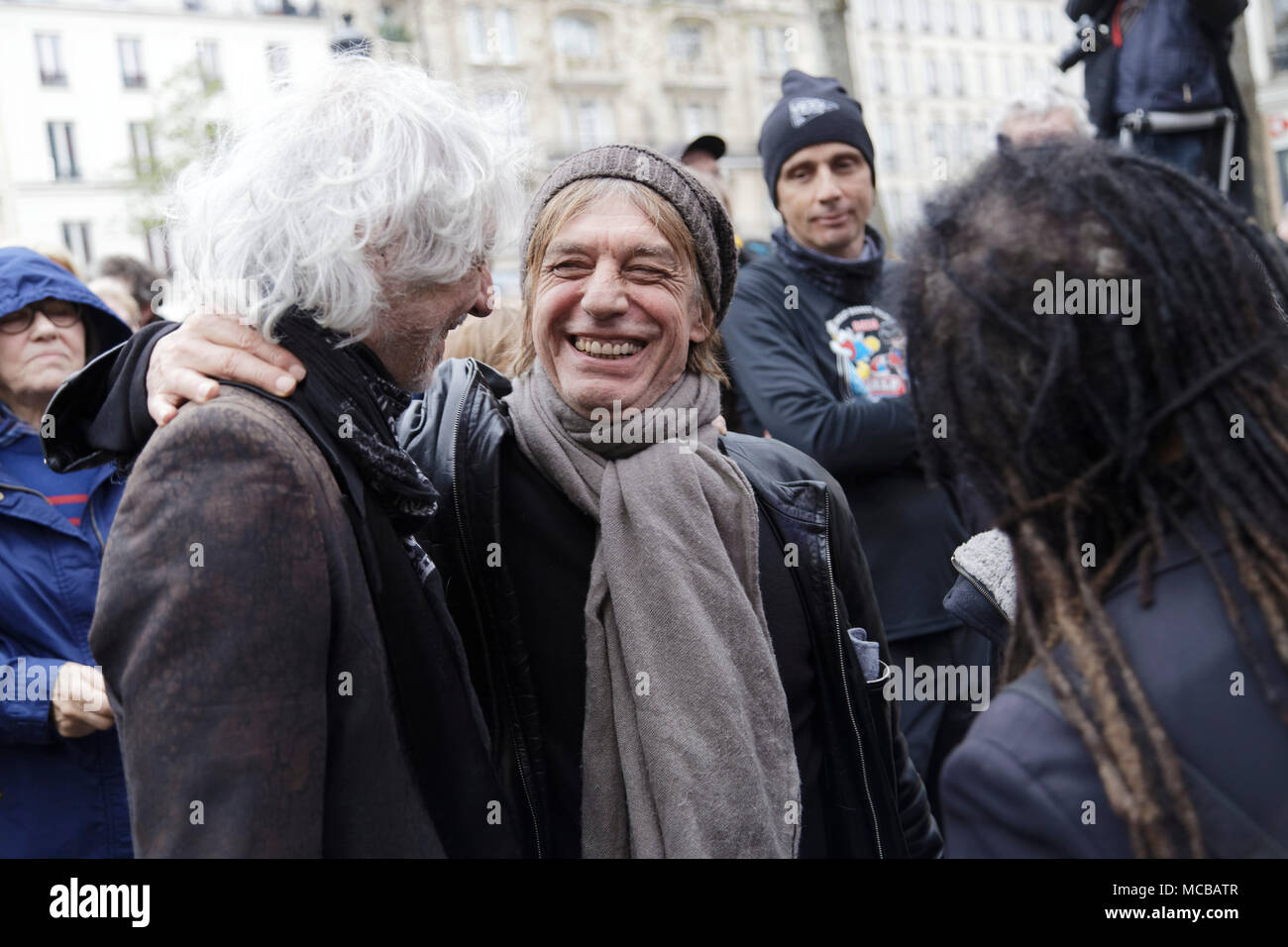 Paris, Frankreich. 12 Apr, 2018. Louis Bertignac und Jean-Louis Aubert an der Jacques Higelin Beerdigung im Cirque d'Hiver am 12. April 2018 in Paris. Stockfoto