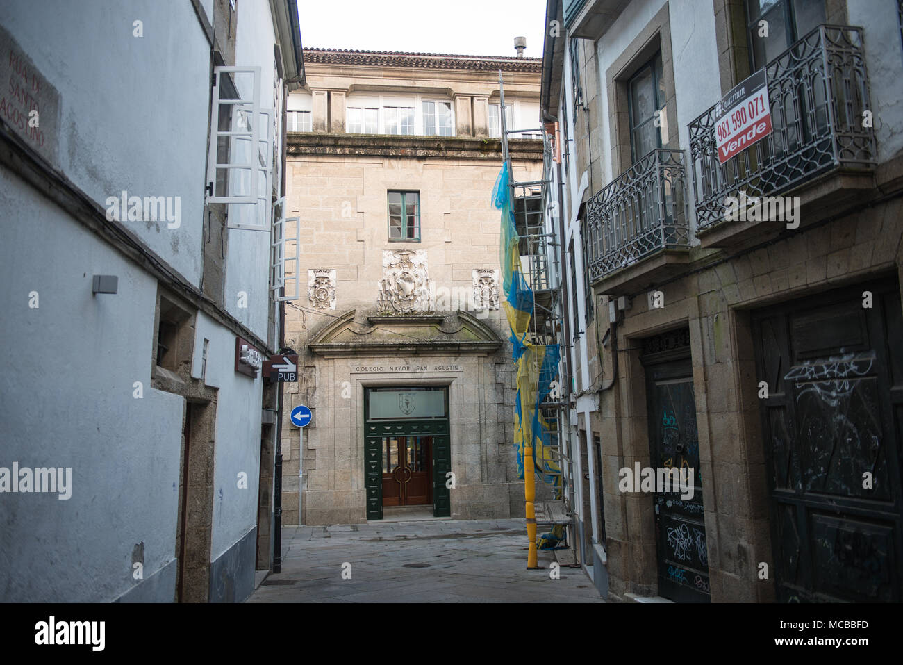 Eingang des Colegio Mayor San Agustin in Santiago de Compostela, Spanien Stockfoto