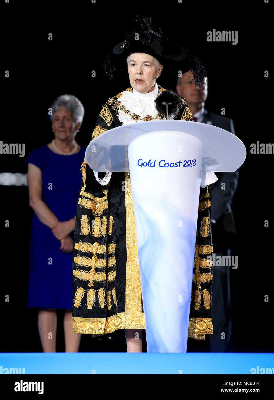 Herr Bürgermeister von Birmingham Ratsmitglied Anne Underwood Rede als Teil der Übergabe bei der Abschlussfeier für die Commonwealth Games 2018 in Carrara Stadion an der Gold Coast, Australien. Stockfoto