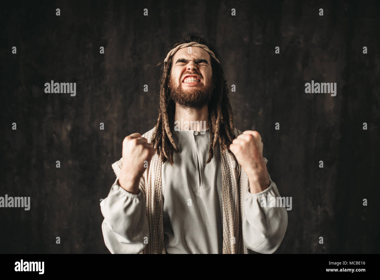 Jesus Christus in ein weißes Gewand emotional Beten Stockfoto