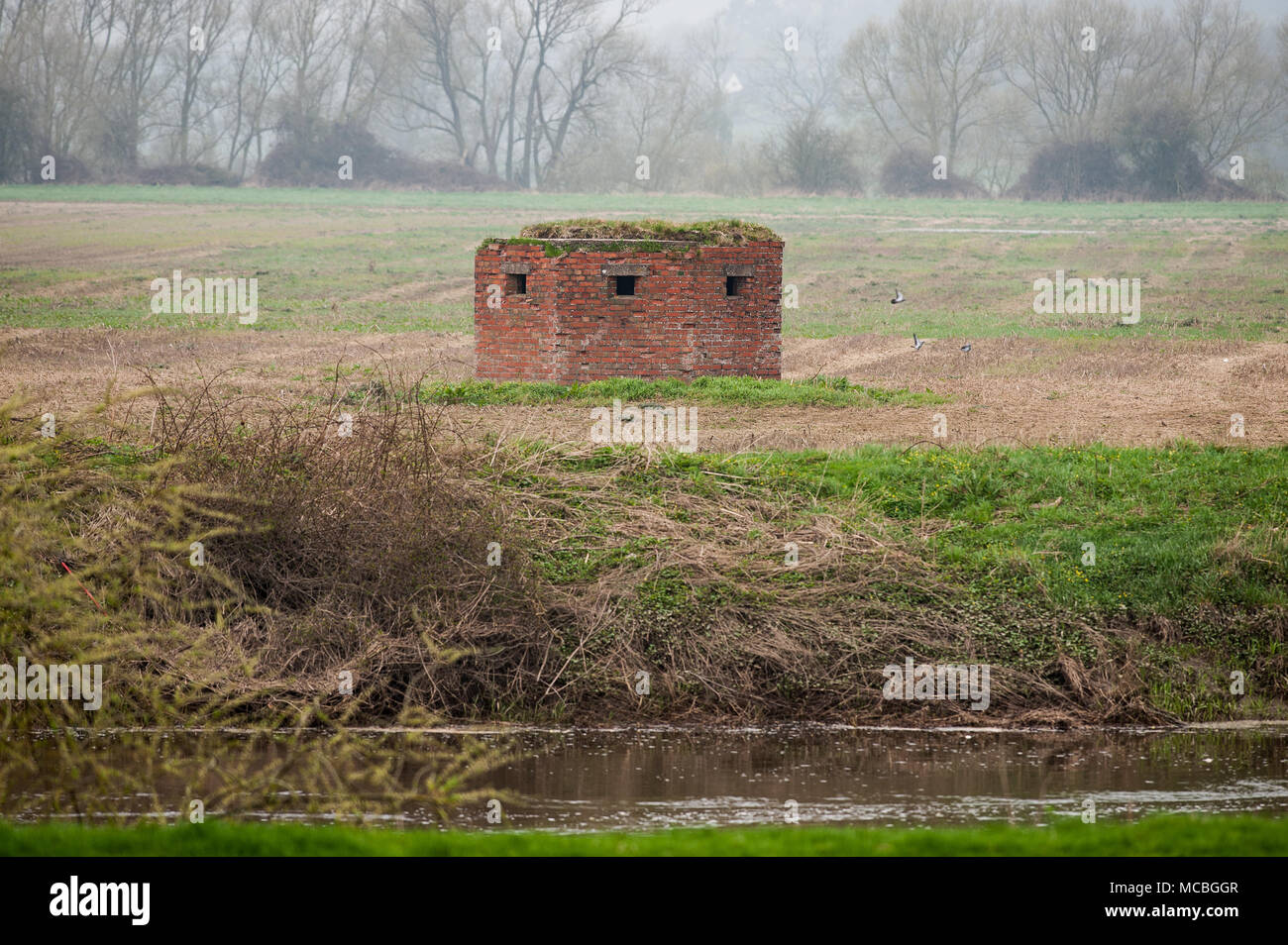 WW2 Bunker bei cressage Brücke über den Fluss Severn in England Shropshire Stockfoto