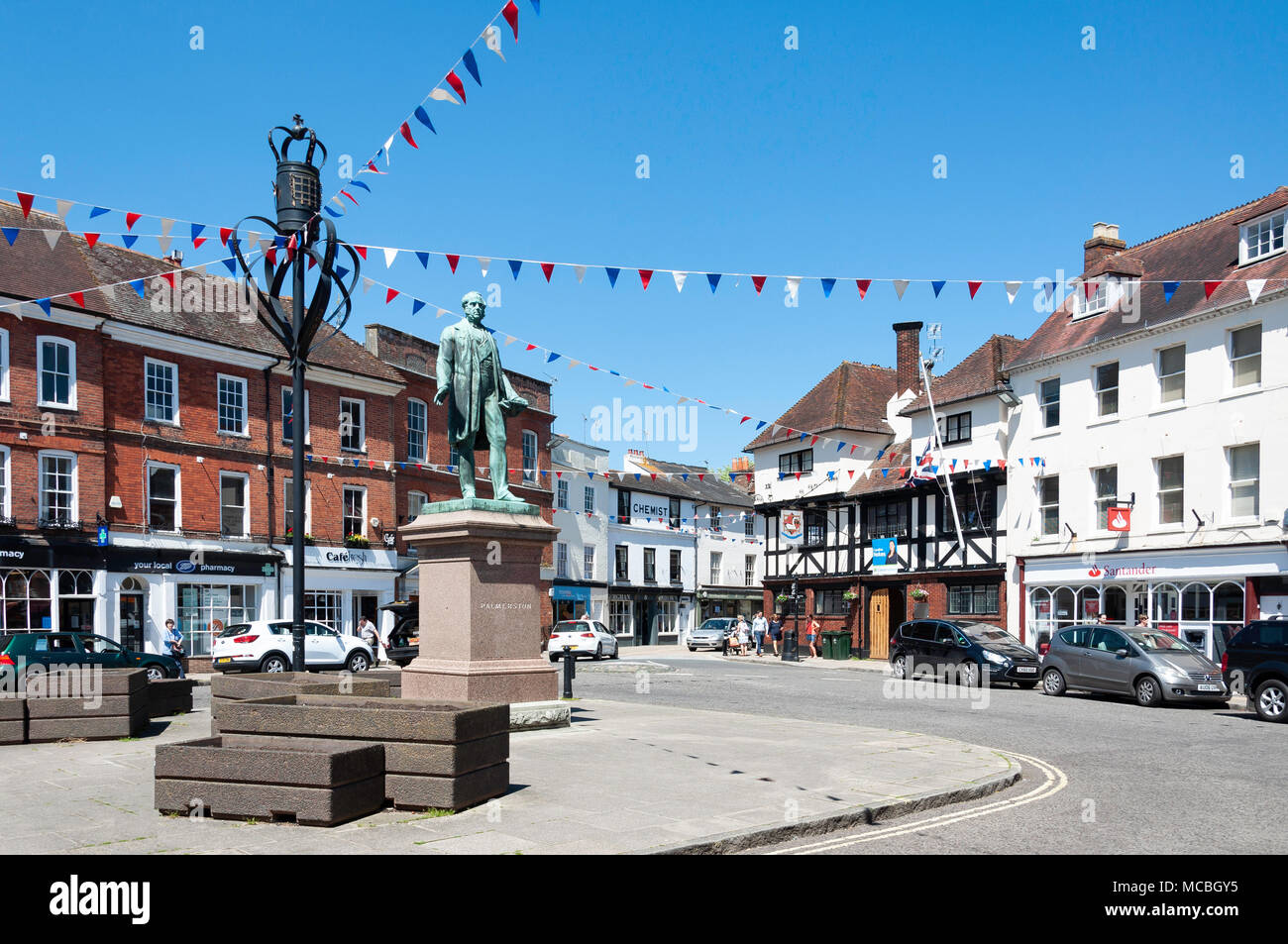 Statue von Lord Palmerston, Marktplatz, Romsey, Hampshire, England, Vereinigtes Königreich Stockfoto