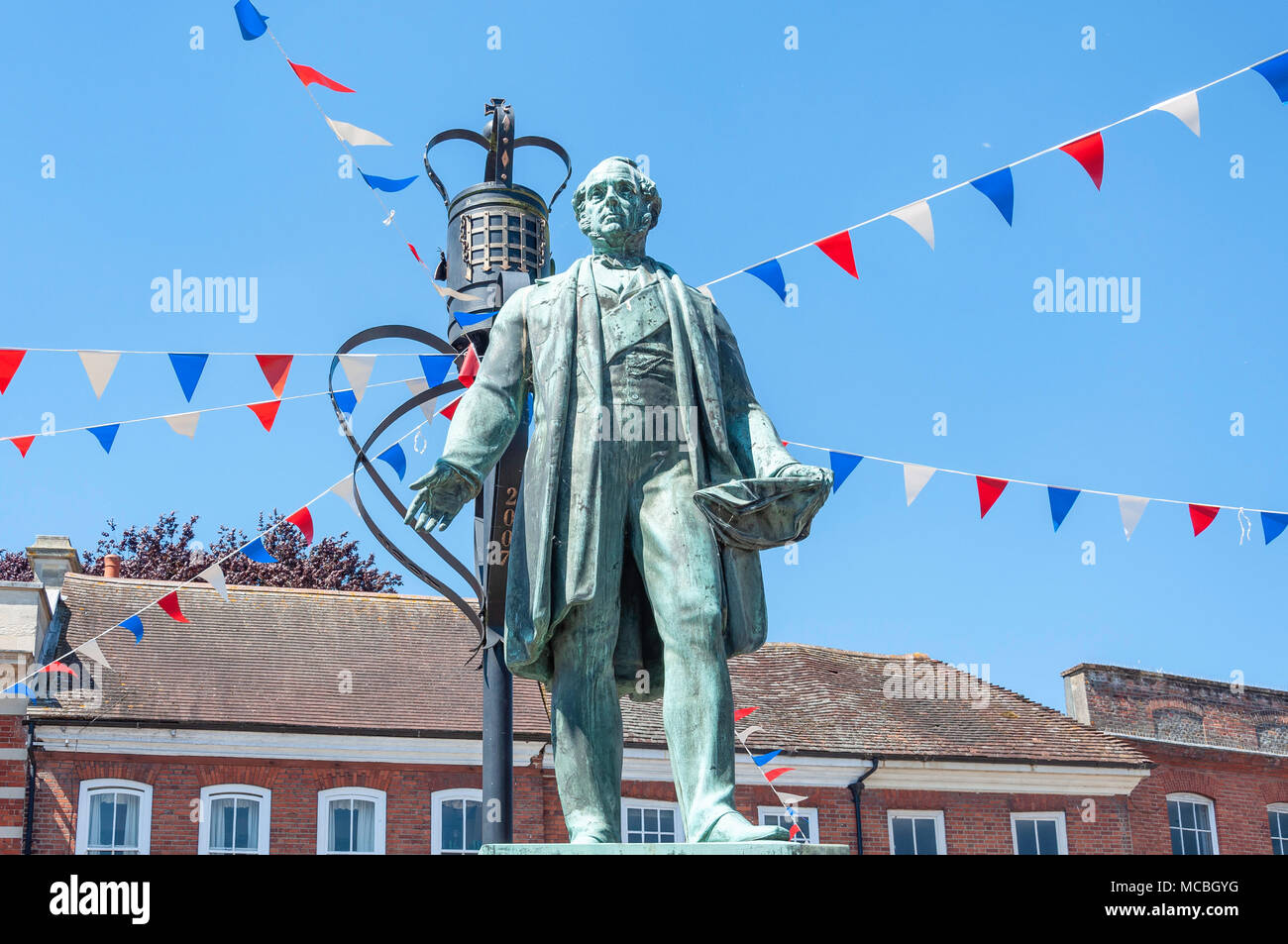 Statue von Lord Palmerston, Marktplatz, Romsey, Hampshire, England, Vereinigtes Königreich Stockfoto