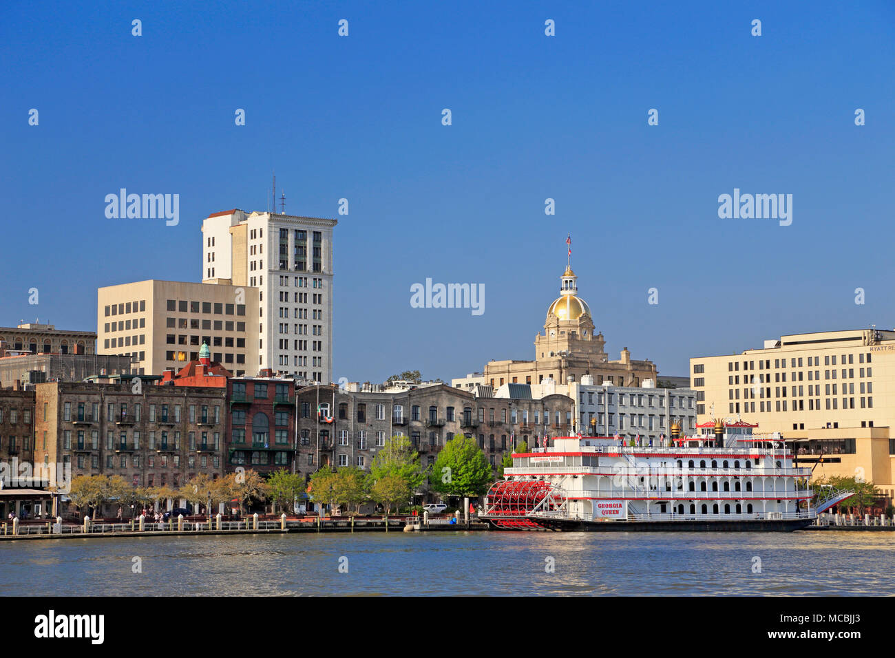 Savannah Georgia. Savannah River und Downtown River Front Stockfoto