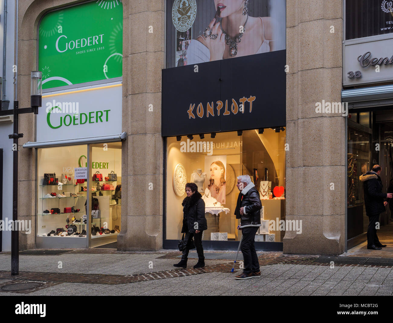 Einkaufen In Luxemburg An Der Grenze www.alamy.de