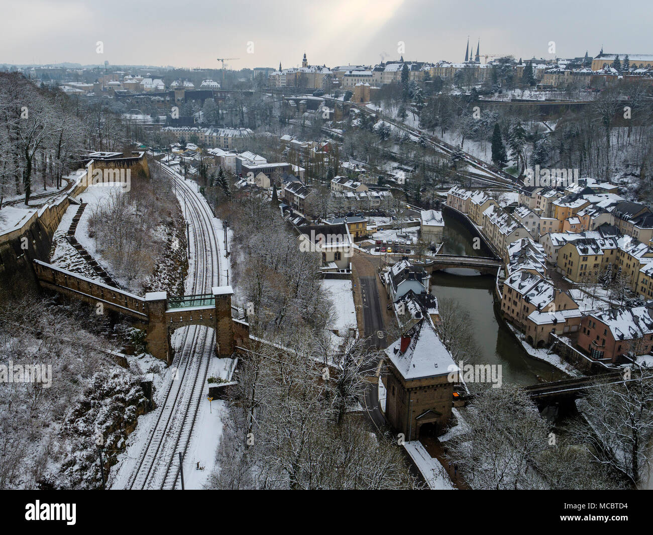 Pfaffenthal von der Brücke Grand duchesse Charlotte, der Stadt Luxemburg, Europa Stockfoto