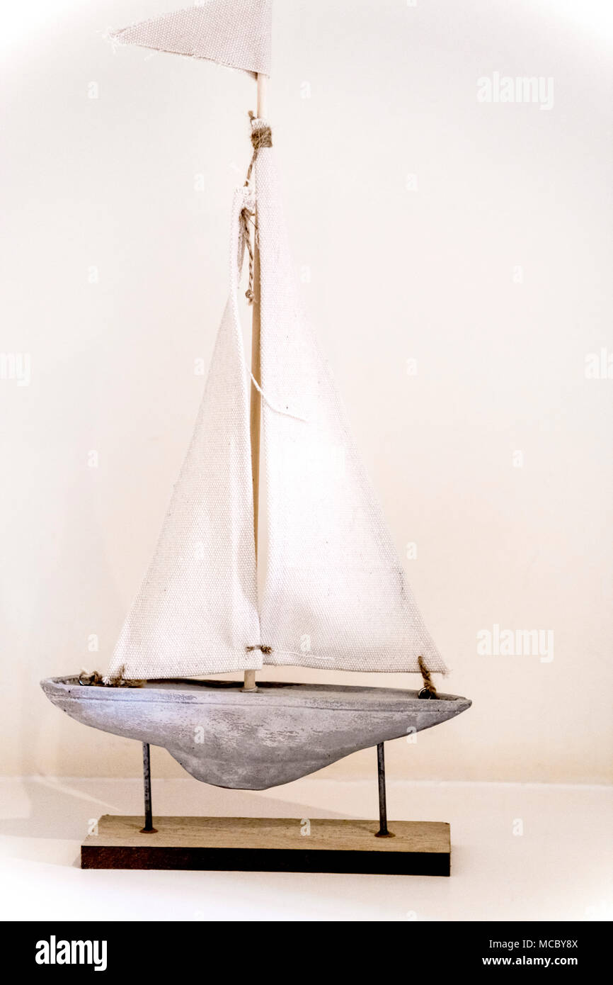 Schiffsmodell für Kinder; Modellschiff, / Stockfoto