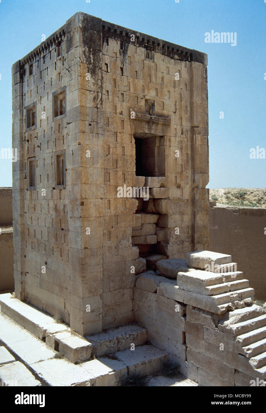 Iran. Naqsh-e Rostam. Cube des Zoroaster (Kaba Zartosht) Feuer Tempel. Späten 6 Jahrhundert v. Chr. - frühe 5. Jahrhundert v. Chr.. Achämenidischen Periode. In der Nähe von Shiraz. Stockfoto