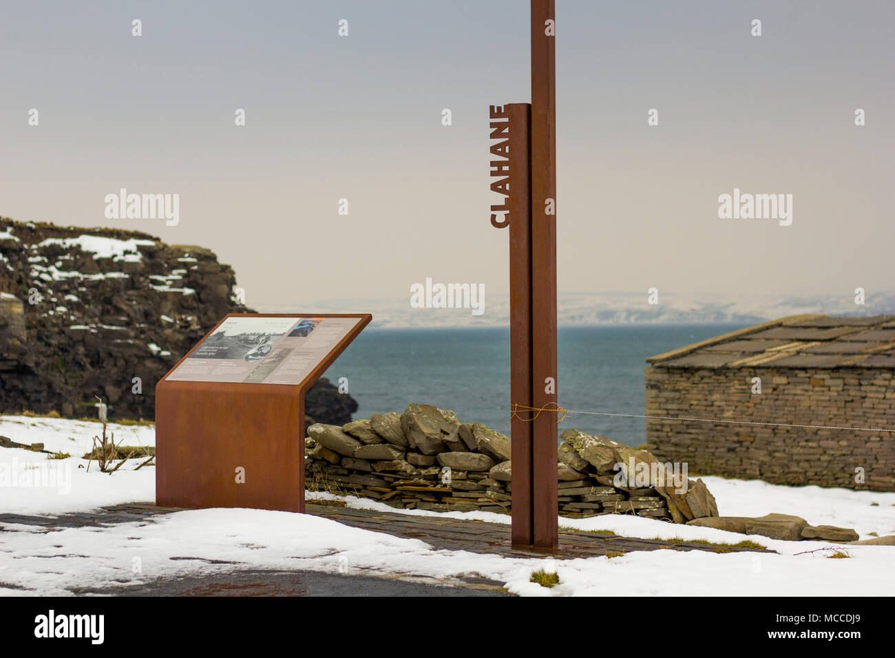 Lahinch mit perfekten Surfbedingungen Stockfoto