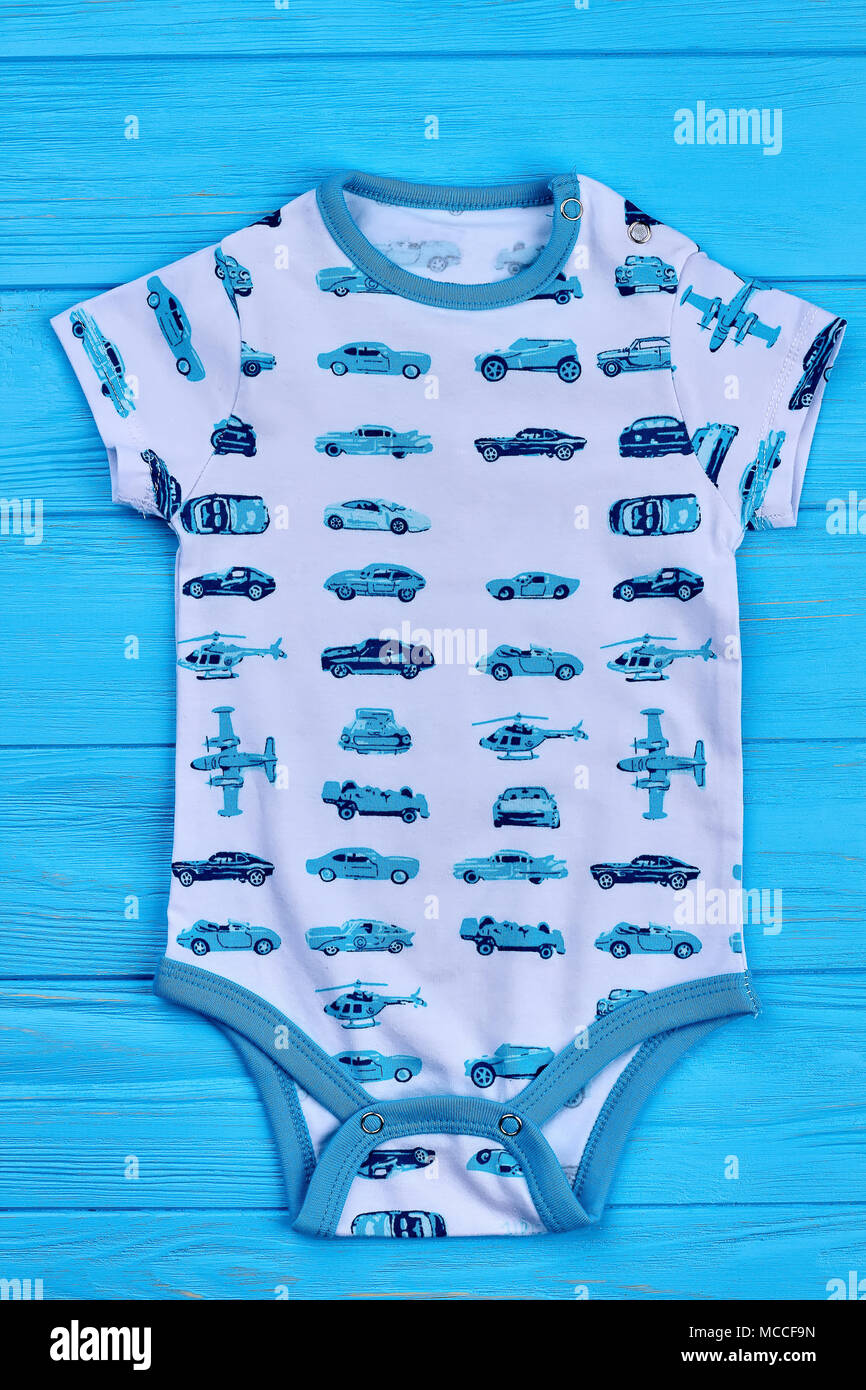 Baby Boy Transport drucken Body. Neugeborenen jungen bedruckte Strampler,  Vorderansicht. Baby Boy Sommer Outfit. Kleinkind jungen Sommer Outfit  Stockfotografie - Alamy