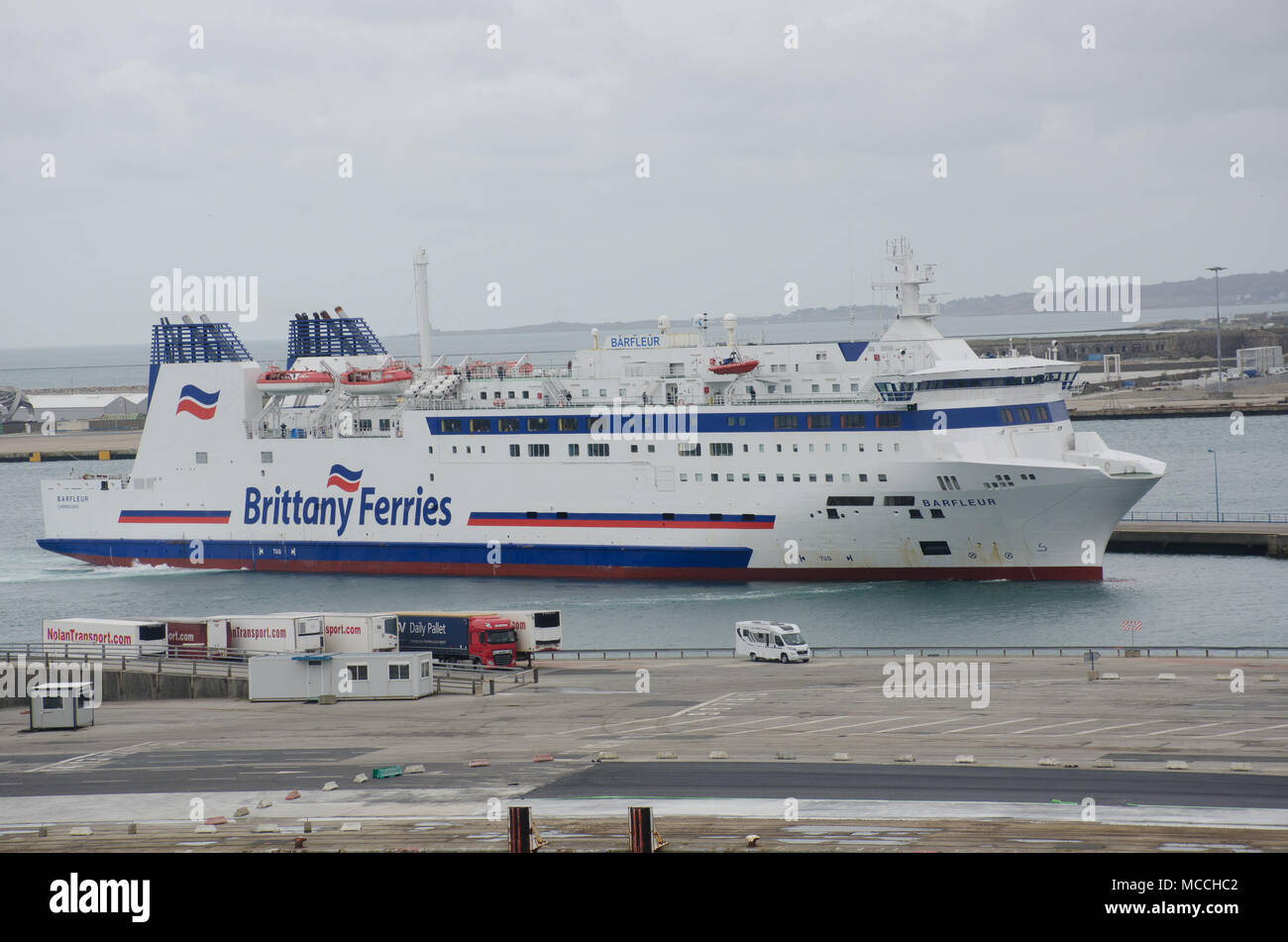 Von Cherbourg, Frankreich 3 April 2018: Brittany Ferries Schiff Barfleur im Hafen Cherbourg Stockfoto