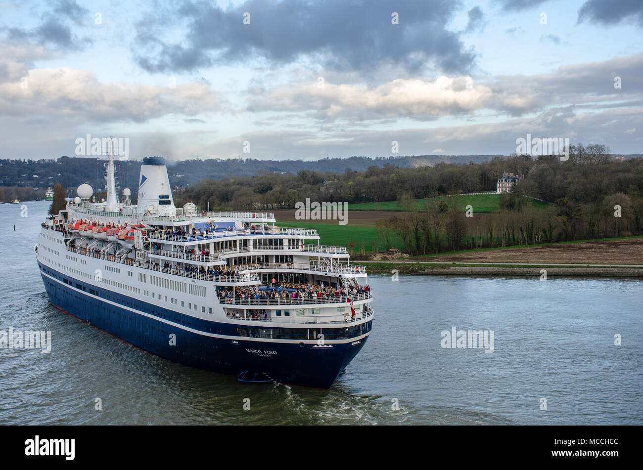 Rouen Frankreich 5 April 2018: Kreuzfahrtschiff Marco Polo Kreuzfahrten in Seine. Stockfoto