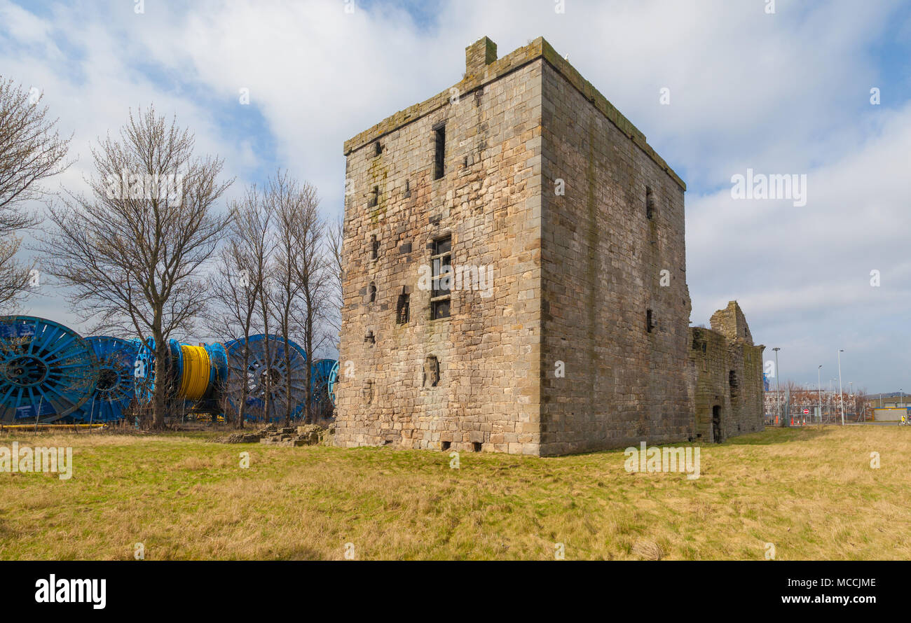 Die Ruinen von Rosyth Burg in der Nähe des Royal Navy Dockyard in Fife, Schottland. Stockfoto