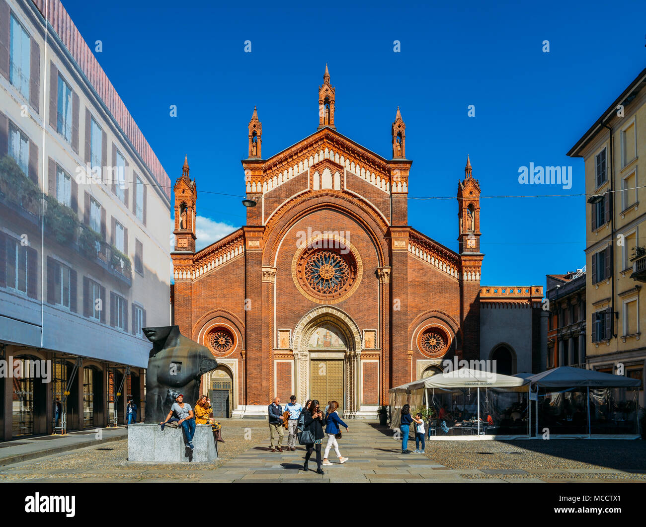 Mailand, Italien - 1. April 2018: Die Fassade von Santa Maria del Carmine Kirche in Brera Viertel von Mailand. Stockfoto