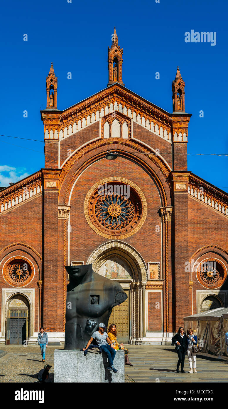 Mailand, Italien - 1. April 2018: Die Fassade von Santa Maria del Carmine Kirche in Brera Viertel von Mailand. Stockfoto