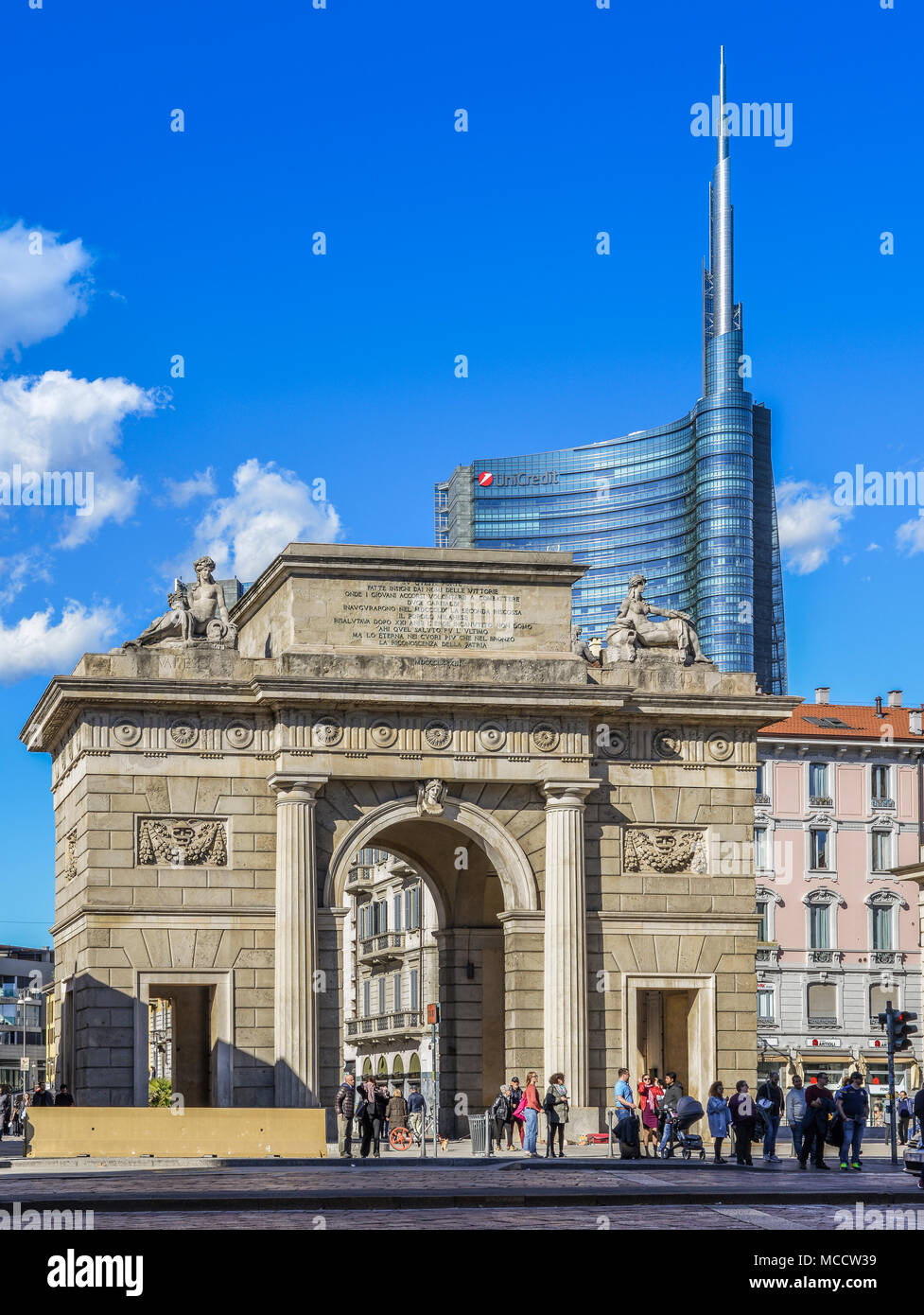 Mailand, Italien - 1. April 2018: Fußgänger am Corso Garibaldi im historischen Zentrum von Mailand Stockfoto