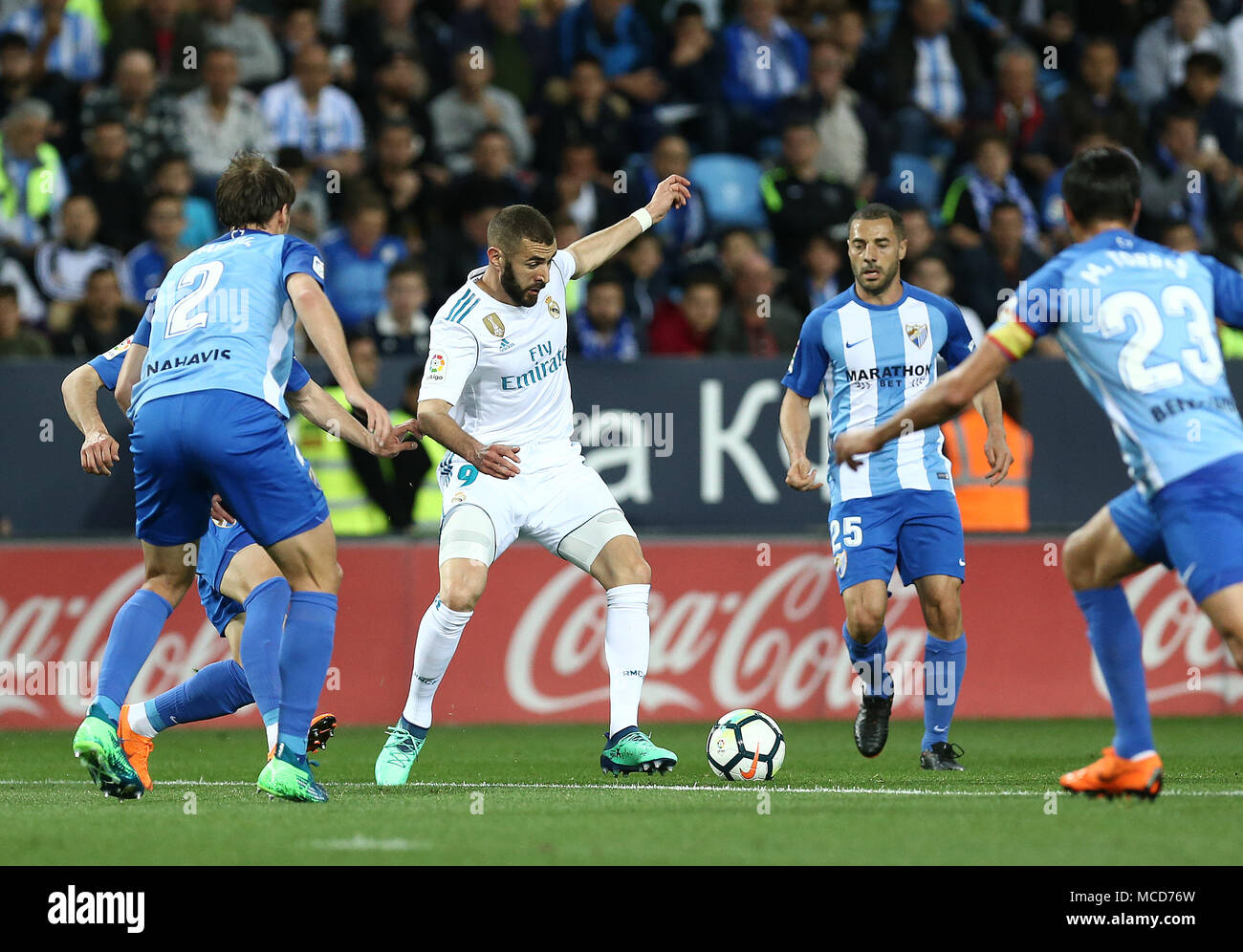 Malaga, Andalusien, Spanien. 15 Apr, 2018. Karim Benzema (Real Madrid) während der Liga Match zwischen Malaga CF und Real Madrid CF im Estadio La Rosaleda. Credit: Manu Reino/SOPA Images/ZUMA Draht/Alamy leben Nachrichten Stockfoto